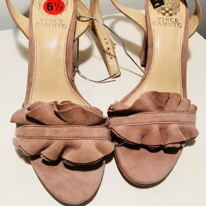 NWT Vince Camuto blush heels